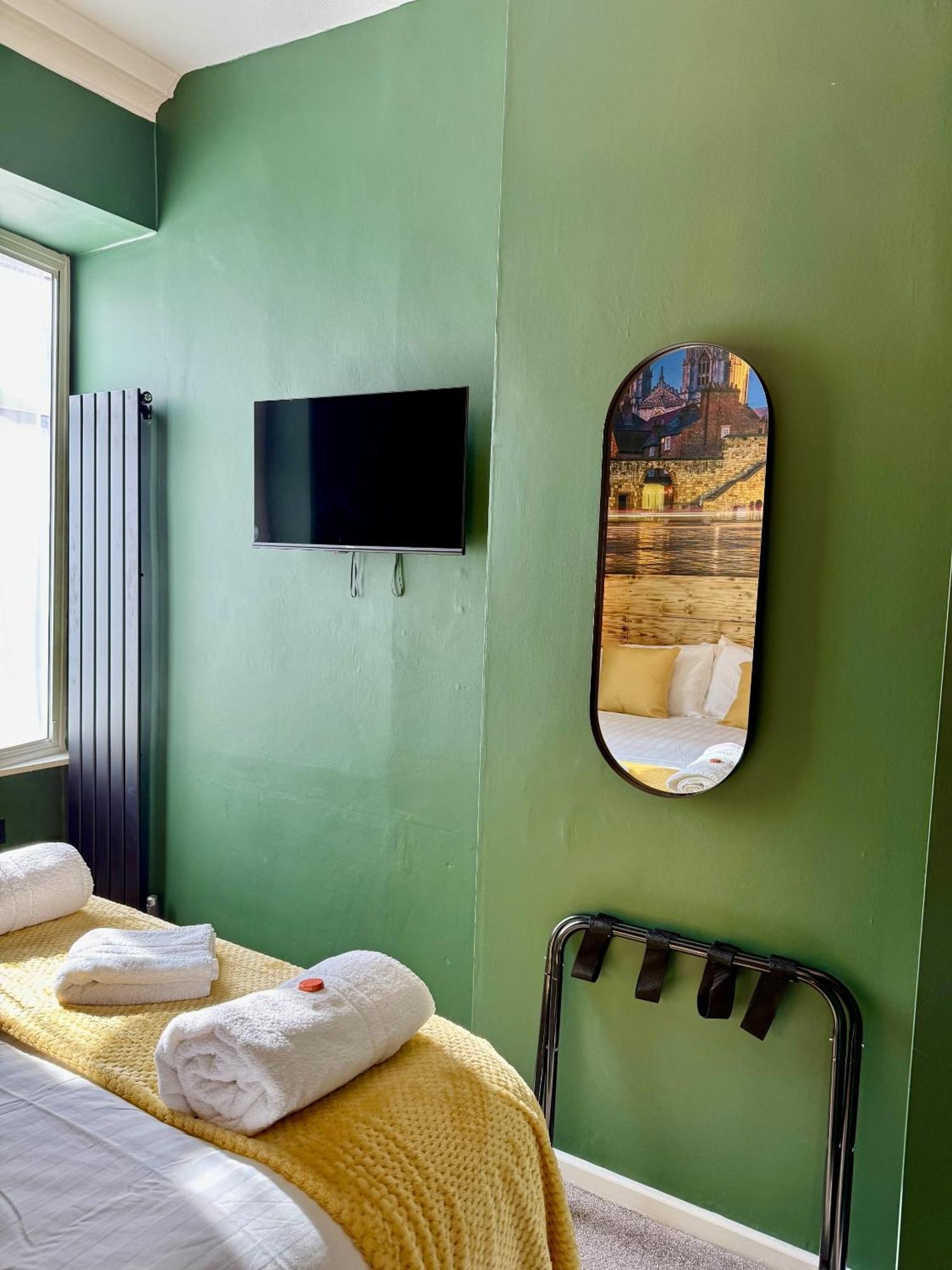 Guest house The Crescent *
