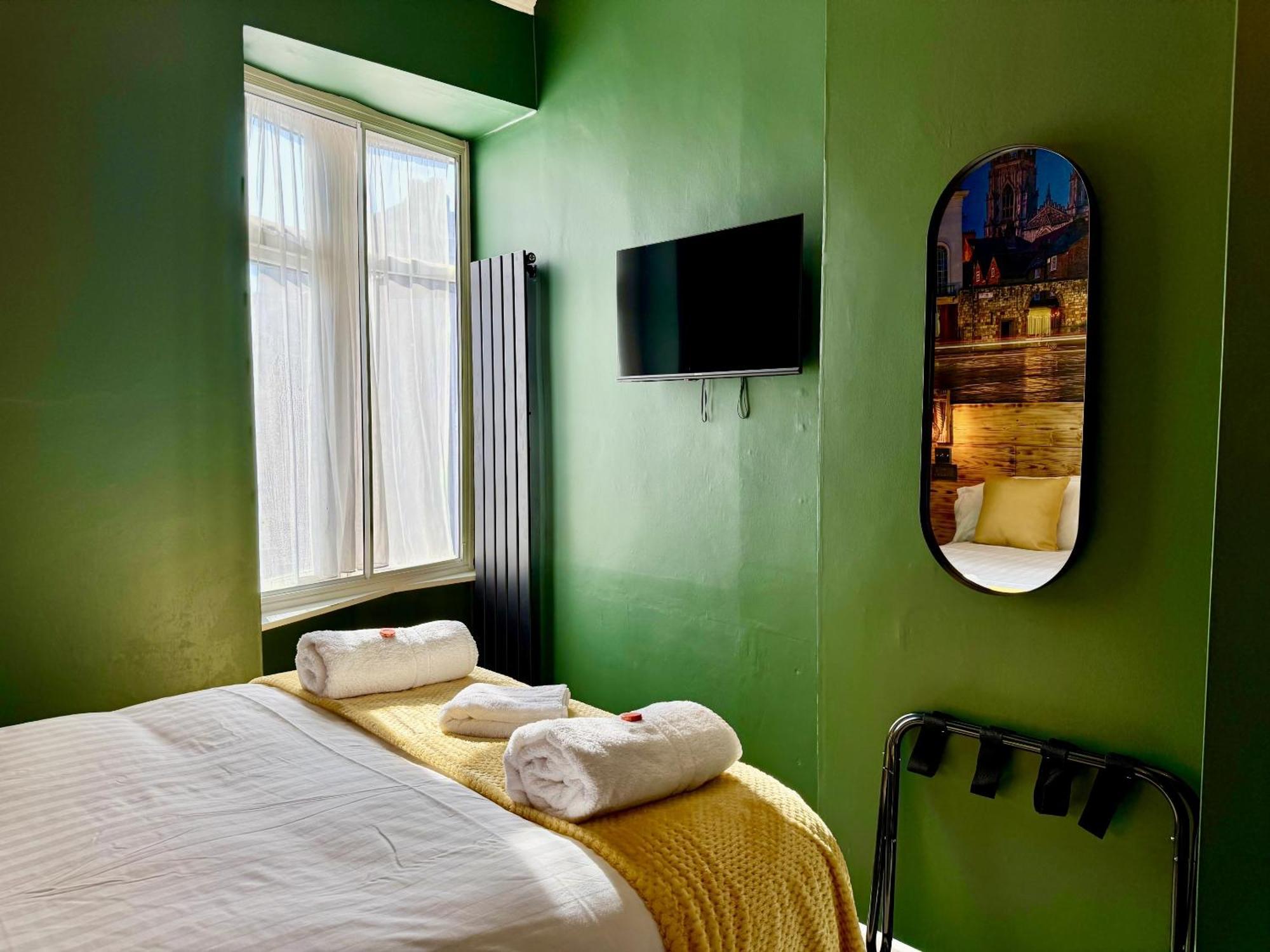 Guest house The Crescent *
